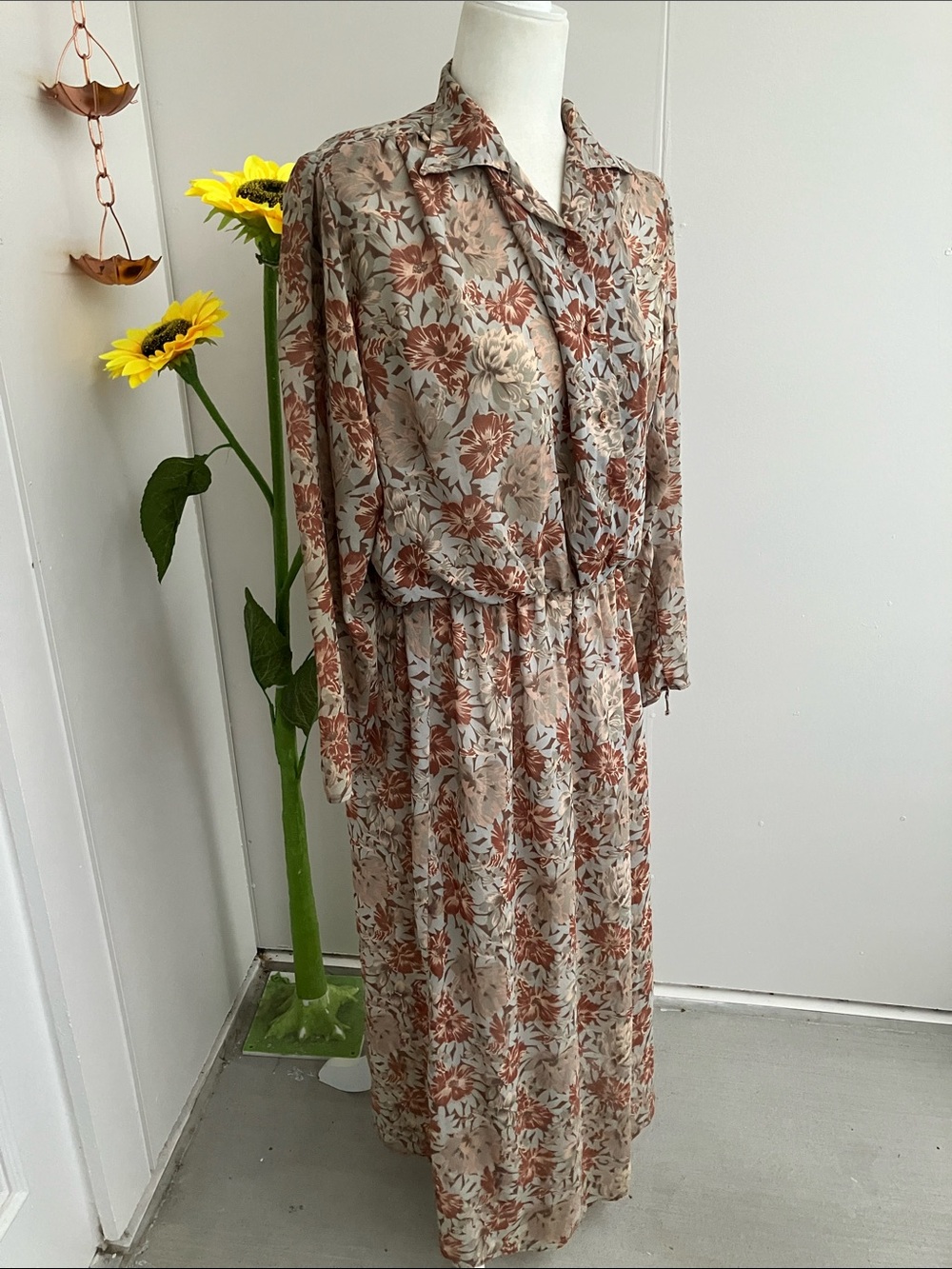 Vintage 70s 80s Muted Autumn Floral Long Sleeve Button Up Dress